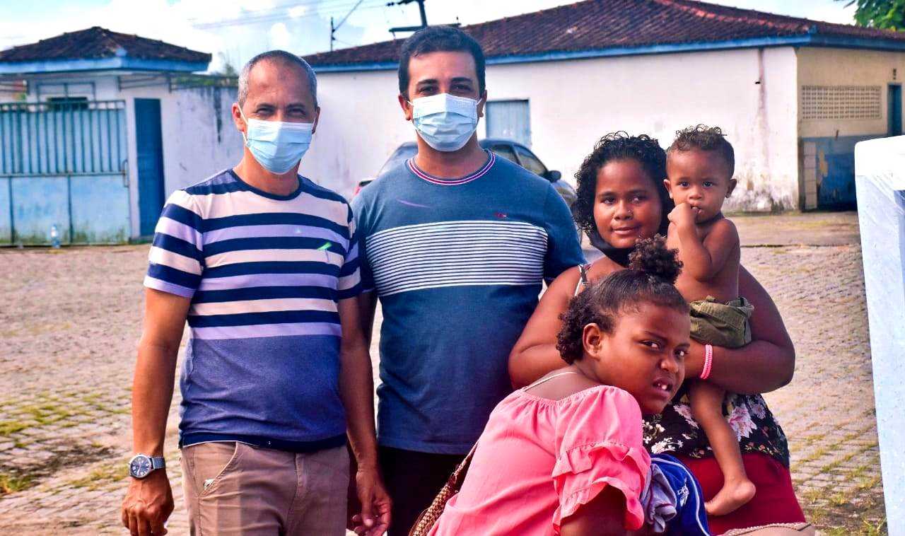 Camacã: Prefeito Paulo do Gás acompanha entrega de donativos as famílias atingidas pelas chuvas